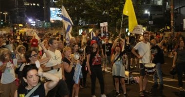 احتجاجات أمام منزل رئيس الأركان الإسرائيلي للمطالبة بالانسحاب من غزة