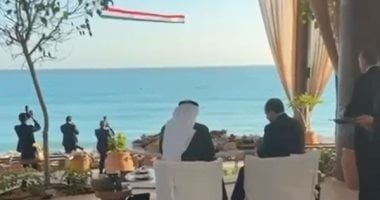 الرئيس عبد الفتاح السيسى والشيخ محمد بن زايد بأحد المطاعم وسط أجواء العلمين الساحرة