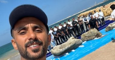 اللحظات الأولى لانتشال عدد من القطع الأثرية من البحر المتوسط بالإسكندرية