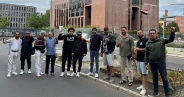 المصريون في ألمانيا يوجهون رسالة دعم للبعثات الدبلوماسية أمام سفارتنا ببرلين