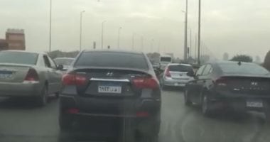 النشرة المرورية: كثافات متوسطة للسيارات على محاور القاهرة والجيزة