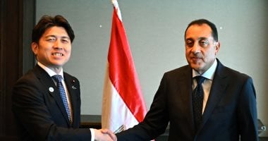 رئيس الوزراء يلتقي وزير الأراضى والبنية التحتية والسياحة الياباني