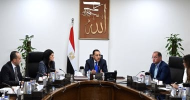 رئيس الوزراء يناقش زيادة الاعتمادات المالية لصيانة المنشآت الحكومية