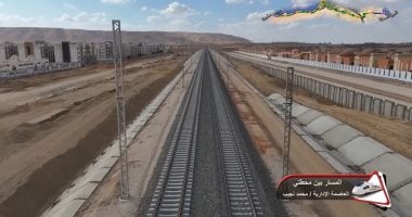 شاهد تصوير جوي لأعمال تركيب القضبان وتشطيبات محطات القطار السريع