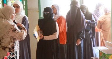 طلاب الشهادة الثانوية الأزهرية دور ثان يؤدون امتحان الجغرافيا والحديث والتفسير