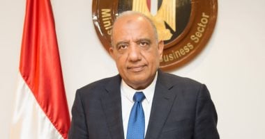 نجاة وزير الكهرباء بعد حادث مروري أثناء توجهه إلى العلمين