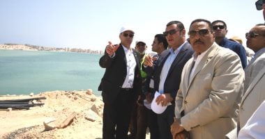 وزير الإسكان ومحافظ مطروح يتفقدان مشروع تجديد كوبري روميل بالمحافظة